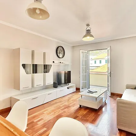 Serena Bay Câmara de Lobos