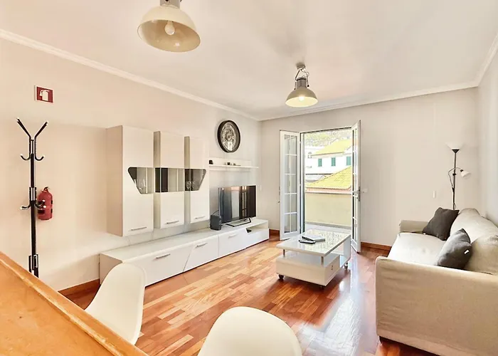 Serena Bay Câmara de Lobos